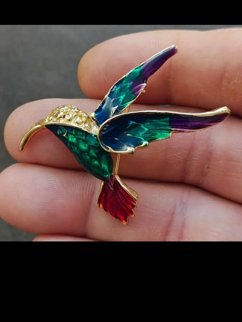 Beautiful & Colorful Vintage 1980s Hummingbird Gold Tone Enamel Pin Brooch.